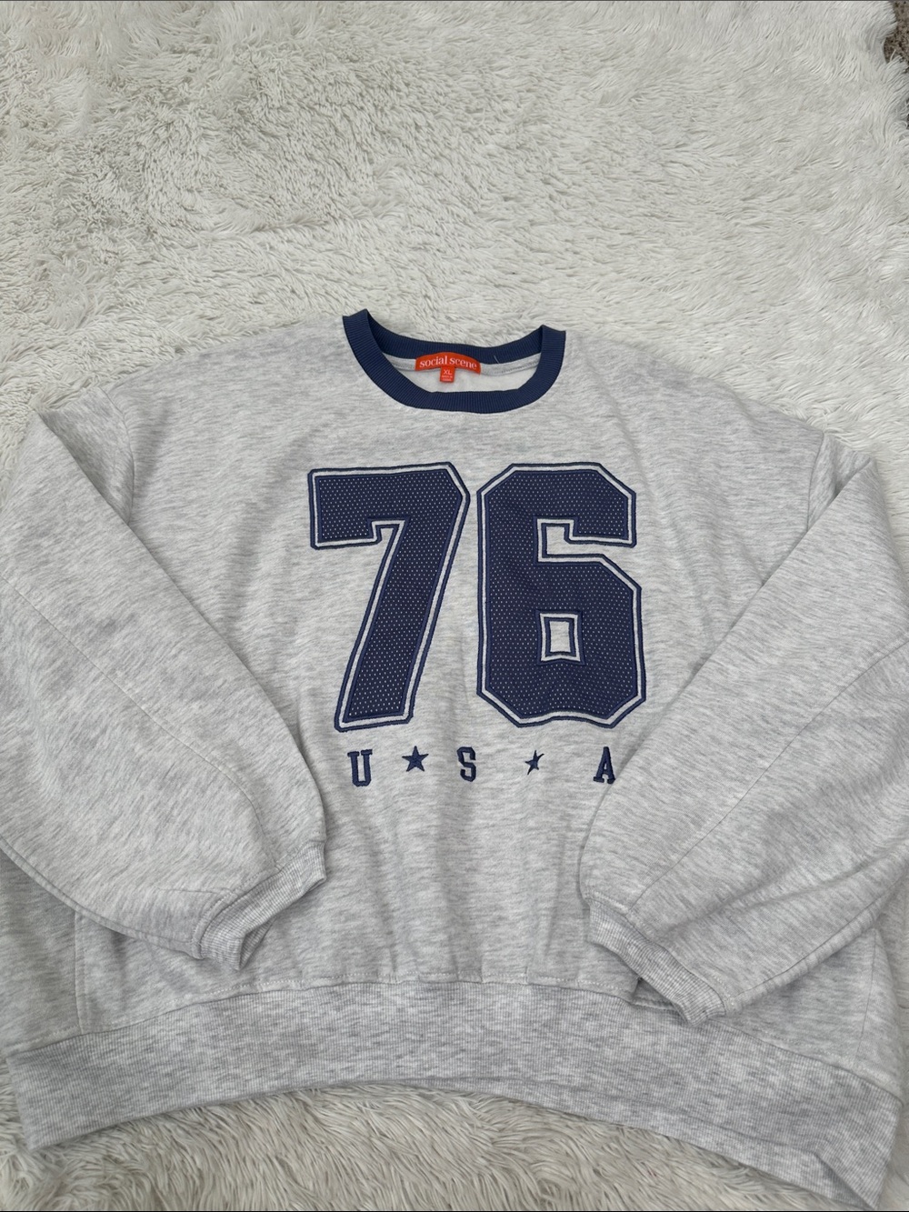 🍏 Social Scene Sweatshirt